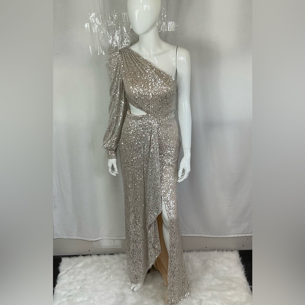 NEW Mac Duggal Ieena Silver Sequined One Shoulder Cut Out Gown Dress Size 2 - Picture 4 of 12